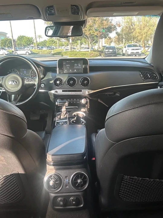 2018 Kia Stinger - Image 8 of 9