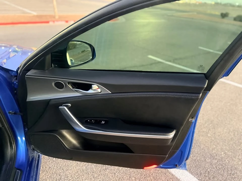 2018 Kia Stinger - Image 12 of 18