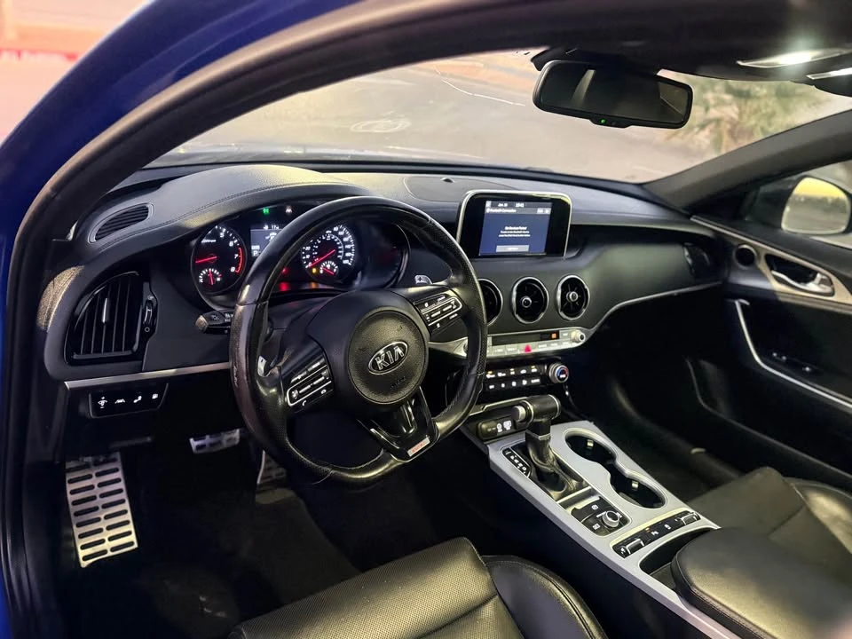 2018 Kia Stinger - Image 9 of 18