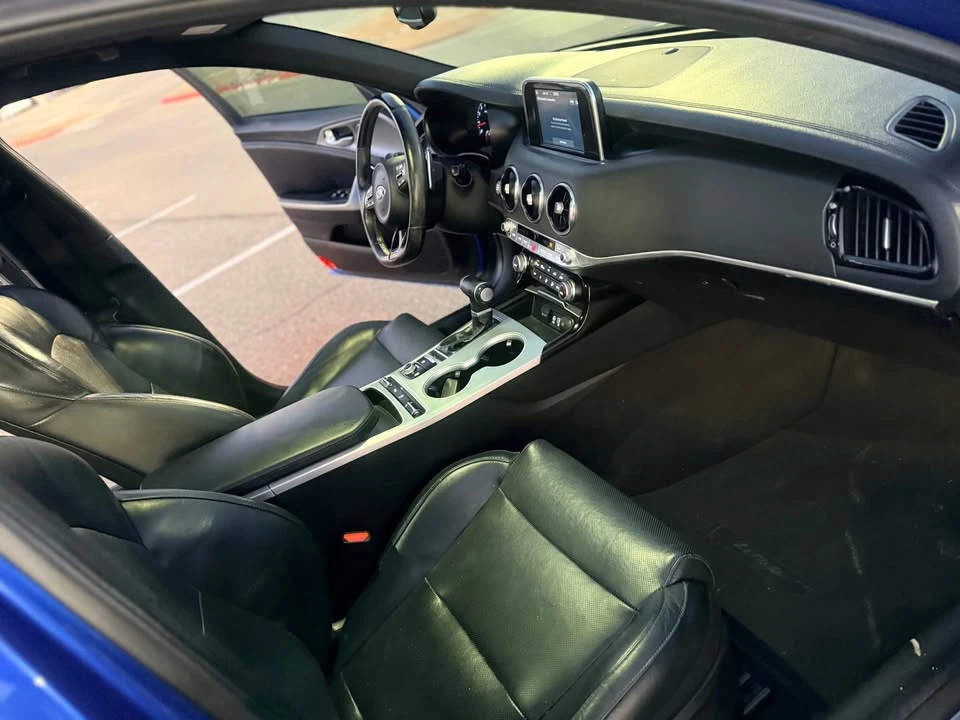2018 Kia Stinger - Image 10 of 18