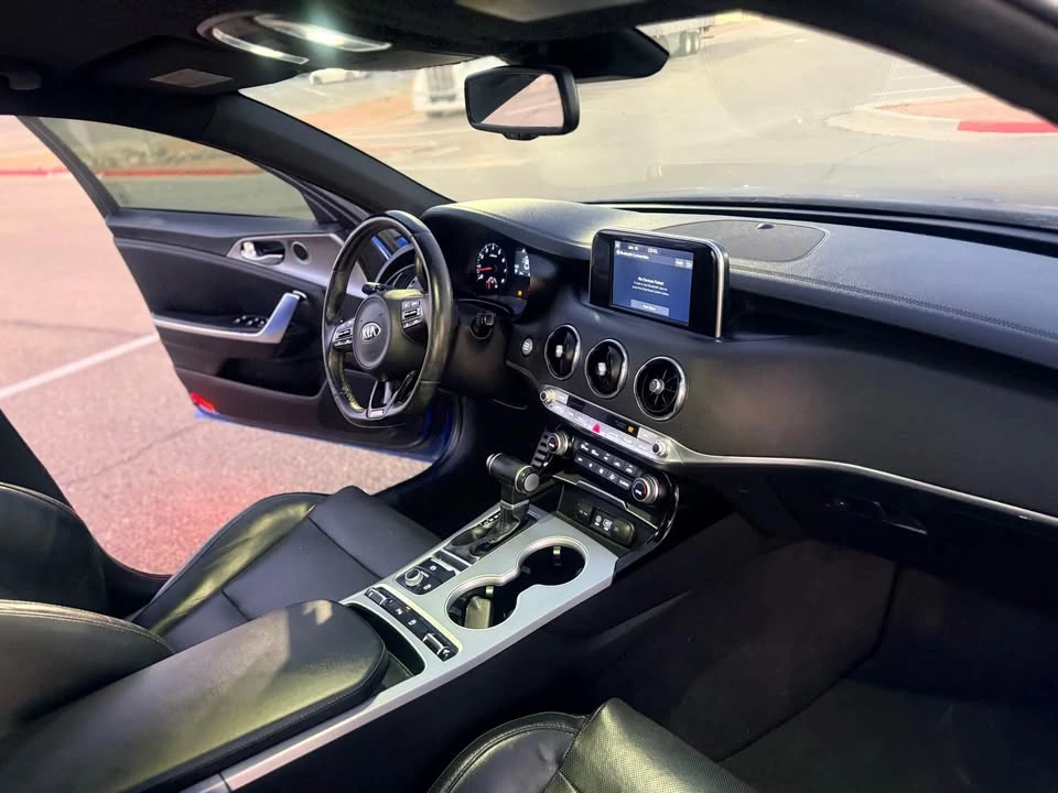 2018 Kia Stinger - Image 11 of 18