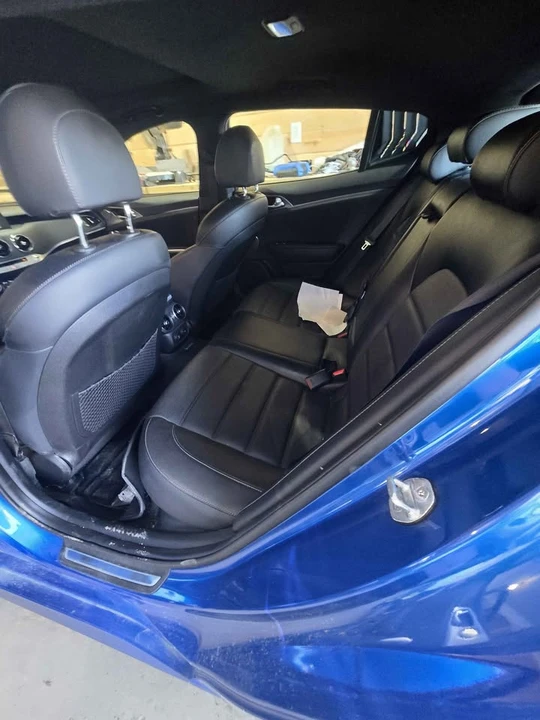 2018 Kia Stinger - Image 8 of 11