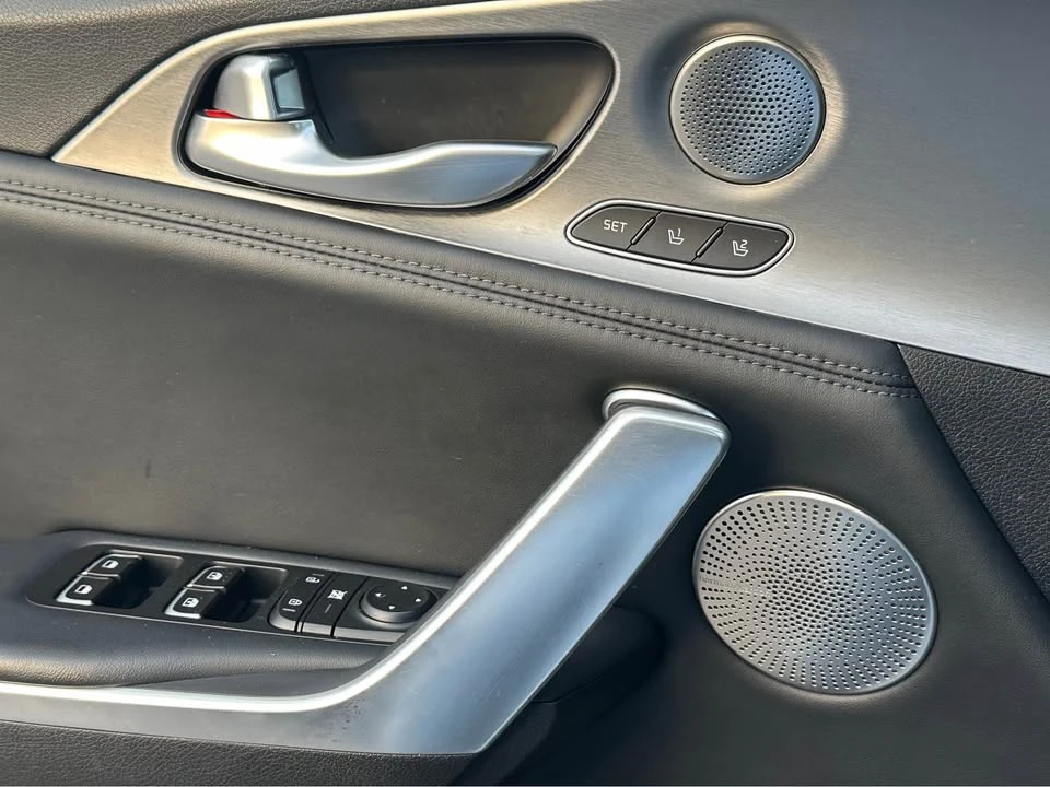 2018 Kia Stinger - Image 8 of 20