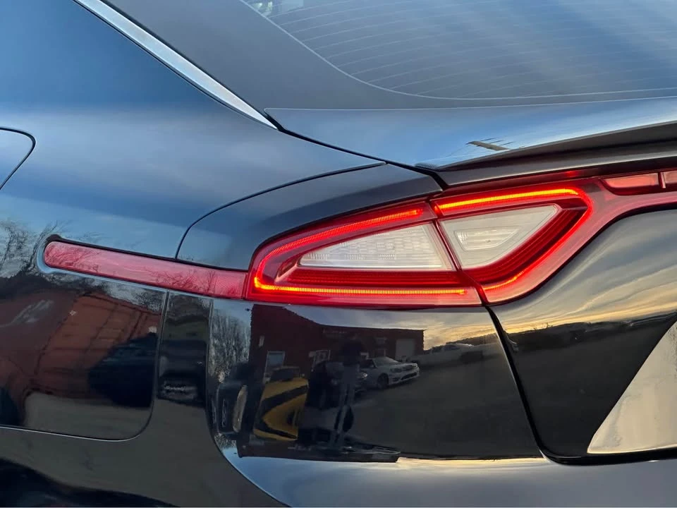 2018 Kia Stinger - Image 12 of 20