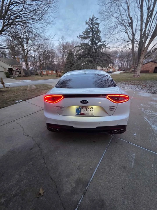 2018 Kia Stinger - Image 4 of 9