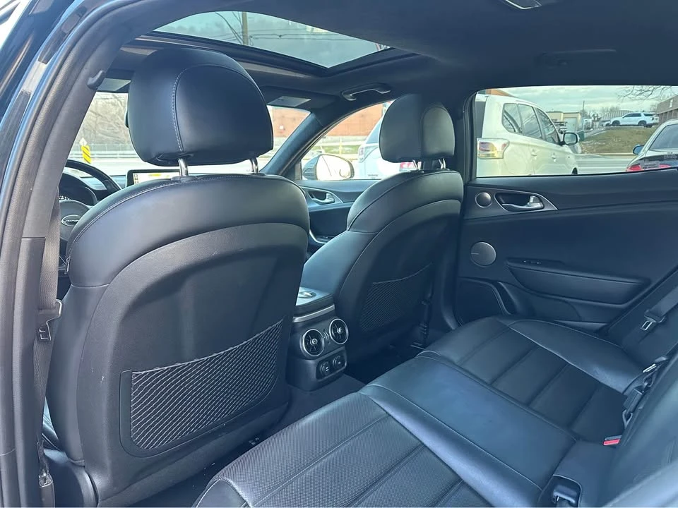 2018 Kia Stinger - Image 9 of 20