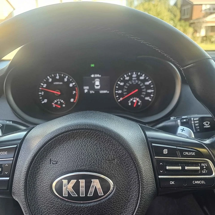 2018 Kia Stinger - Image 8 of 10