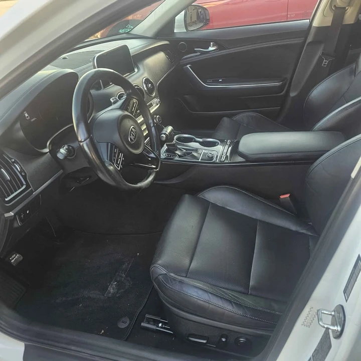 2018 Kia Stinger - Image 7 of 10