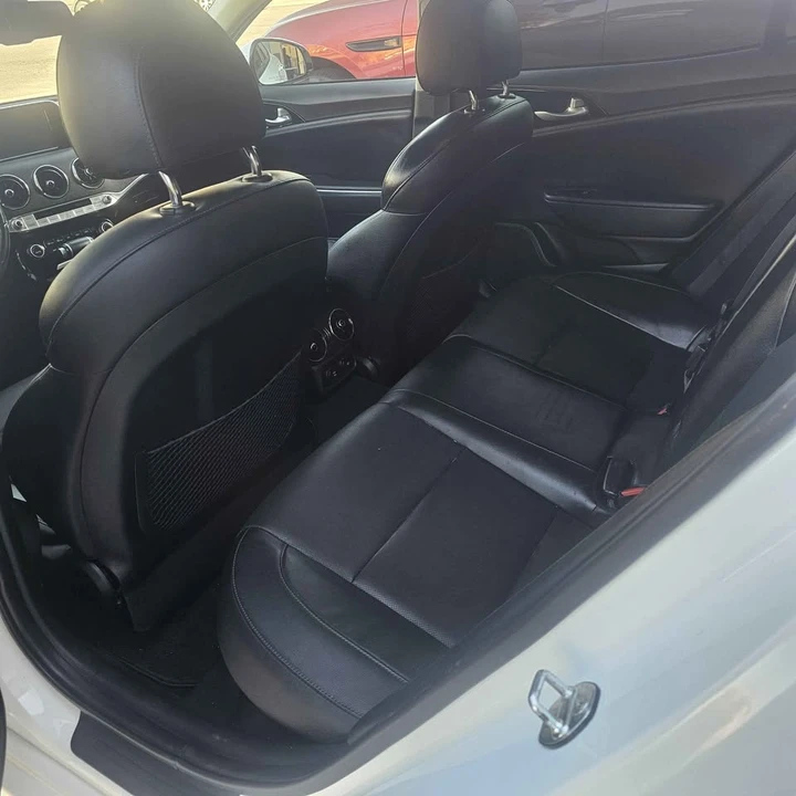 2018 Kia Stinger - Image 5 of 10