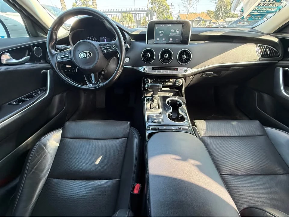 2018 Kia Stinger - Image 9 of 10