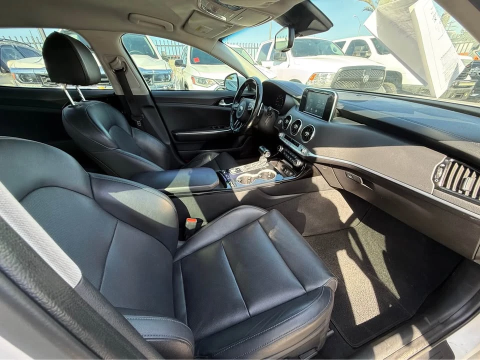 2018 Kia Stinger - Image 7 of 10