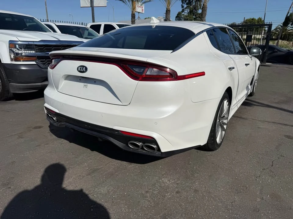 2018 Kia Stinger - Image 3 of 10