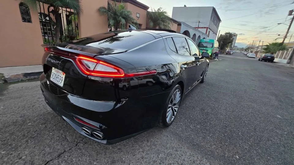 2018 Kia Stinger - Image 5 of 12