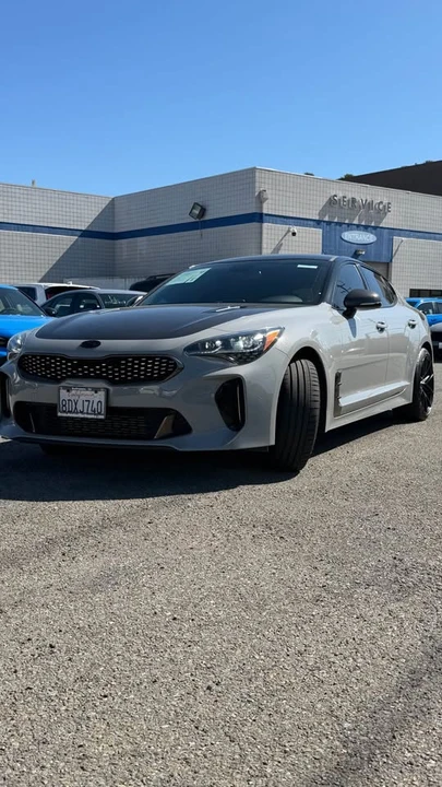 2018 Kia Stinger - Image 2 of 12