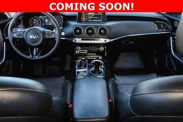 2018 Kia Stinger - Image 16 of 20