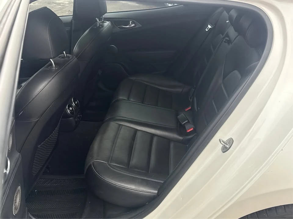 2018 Kia Stinger - Image 10 of 20