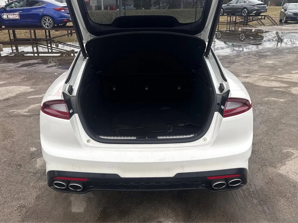 2018 Kia Stinger - Image 11 of 20