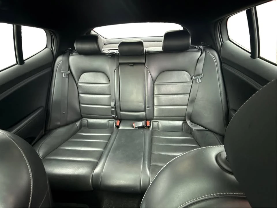 2018 Kia Stinger - Image 13 of 20