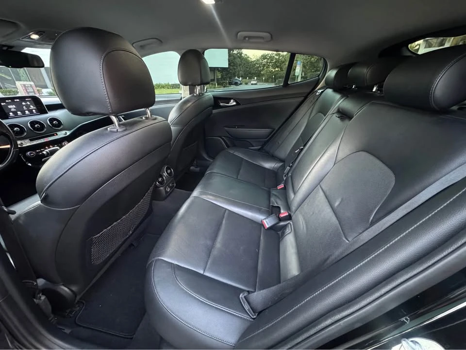 2018 Kia Stinger - Image 11 of 14