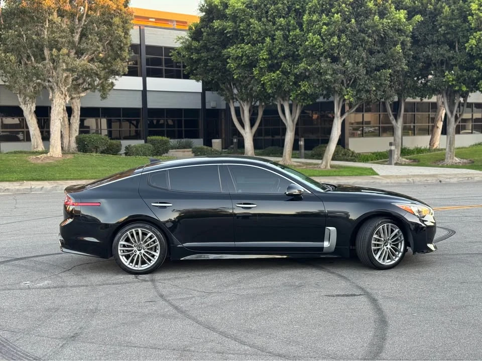 2018 Kia Stinger - Image 8 of 14