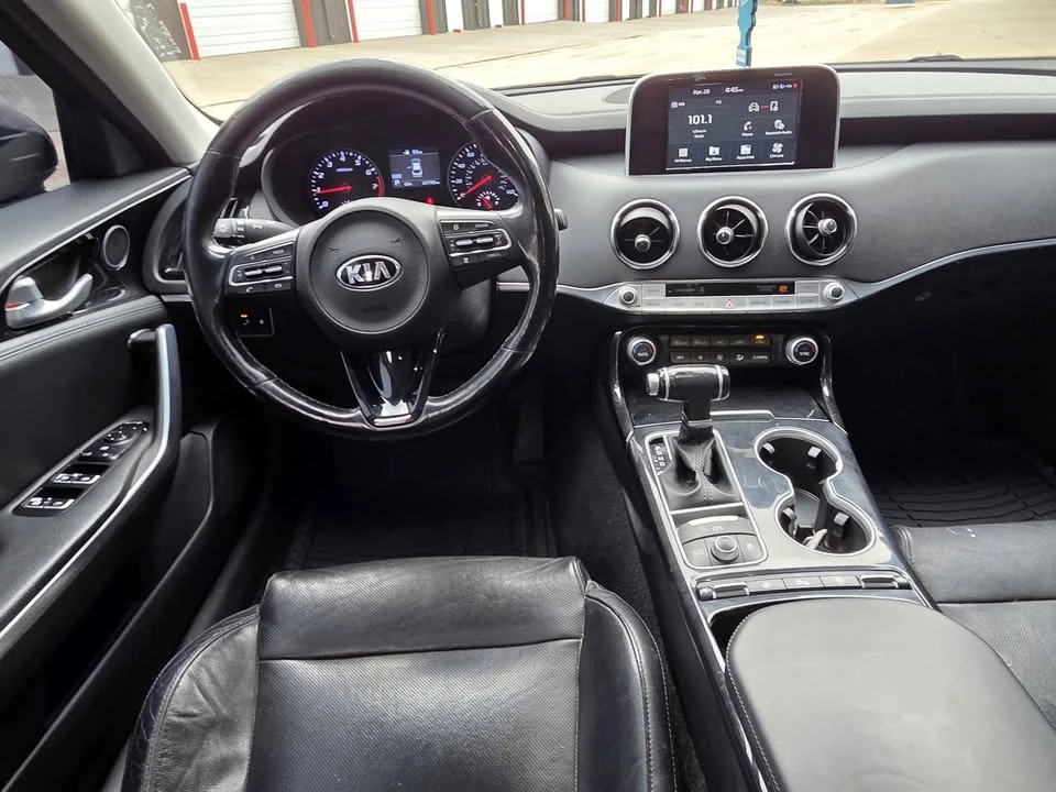 2018 Kia Stinger - Image 11 of 19