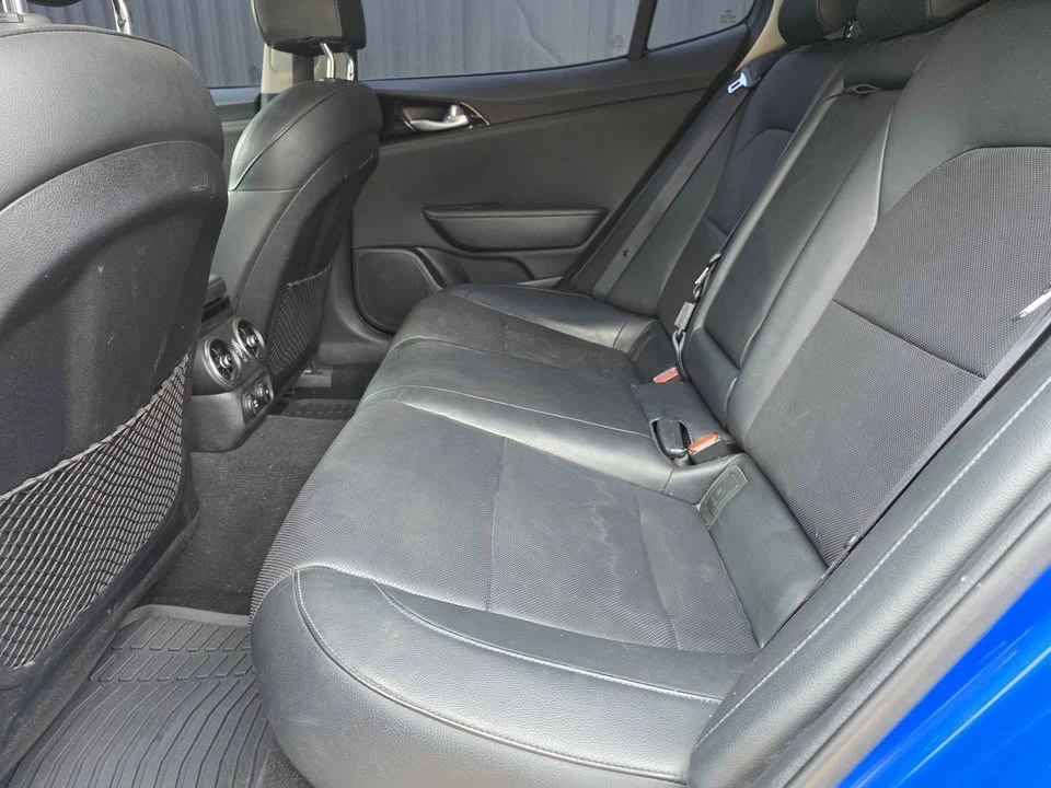 2018 Kia Stinger - Image 17 of 19