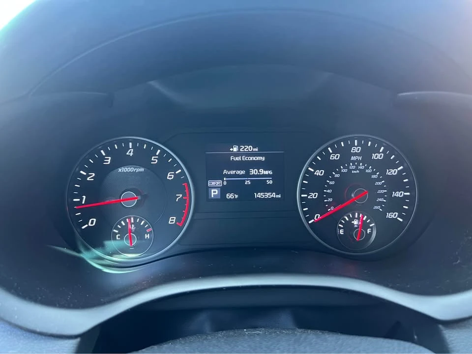 2018 Kia Stinger - Image 8 of 11