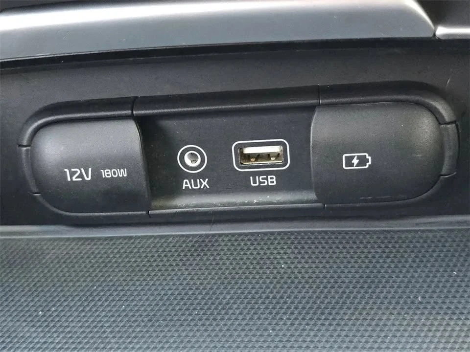 2018 Kia Stinger - Image 8 of 19