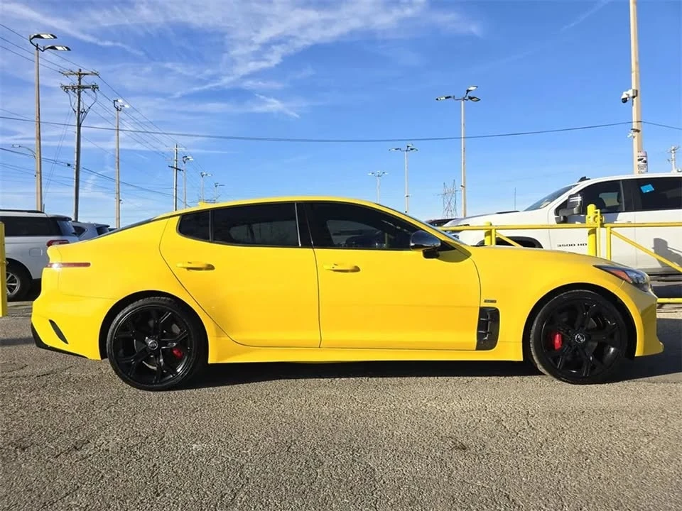 2018 Kia Stinger - Image 16 of 19