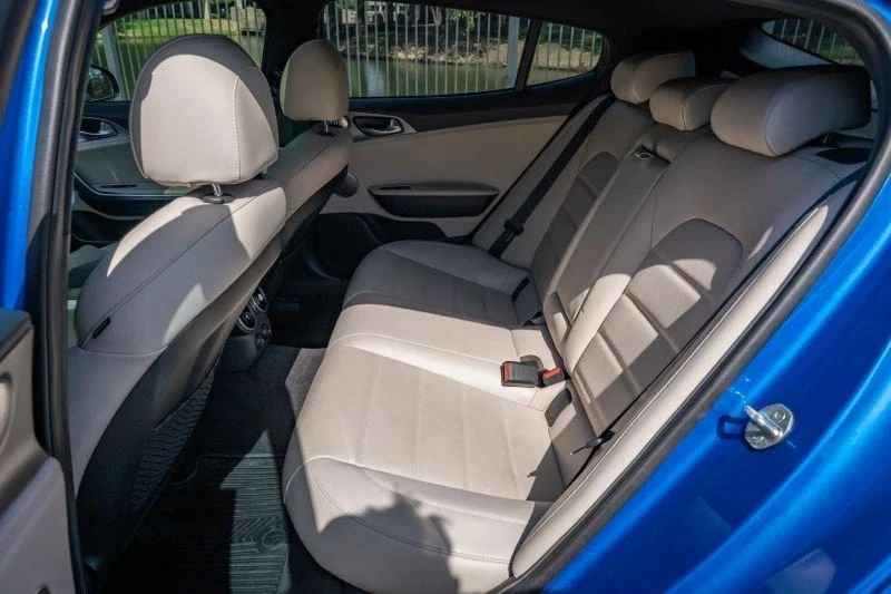 2018 Kia Stinger - Image 14 of 20
