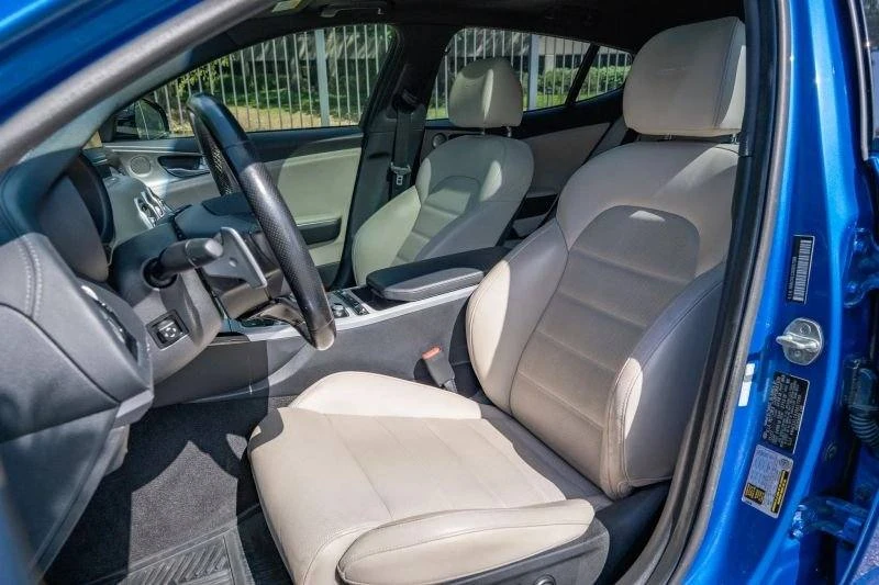 2018 Kia Stinger - Image 11 of 20