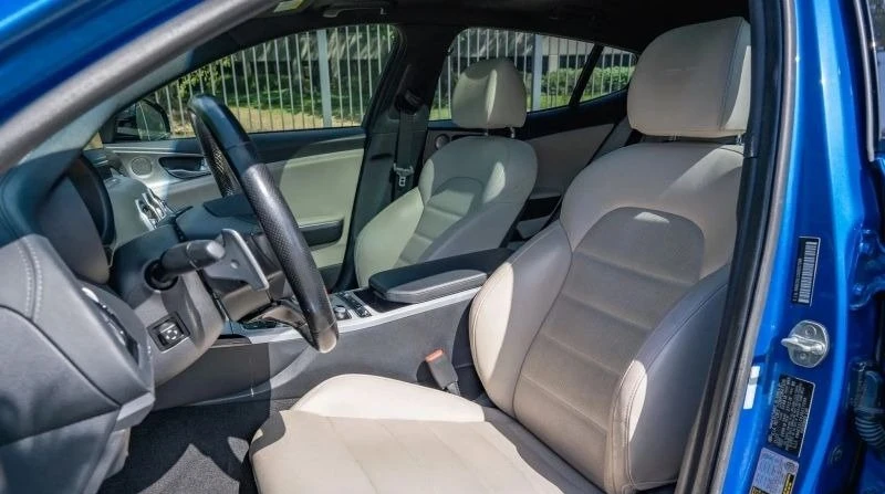 2018 Kia Stinger - Image 11 of 20