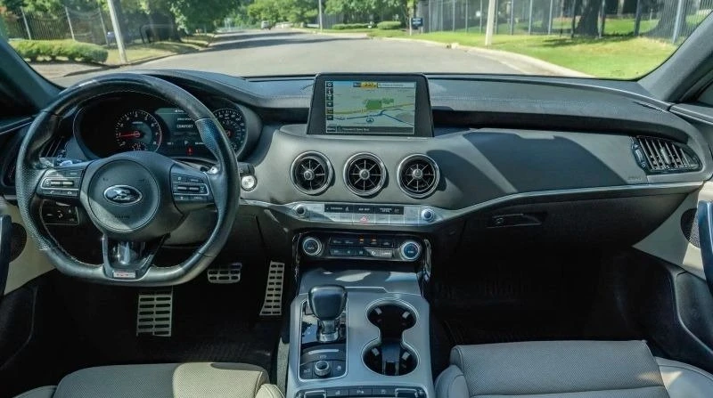 2018 Kia Stinger - Image 17 of 20