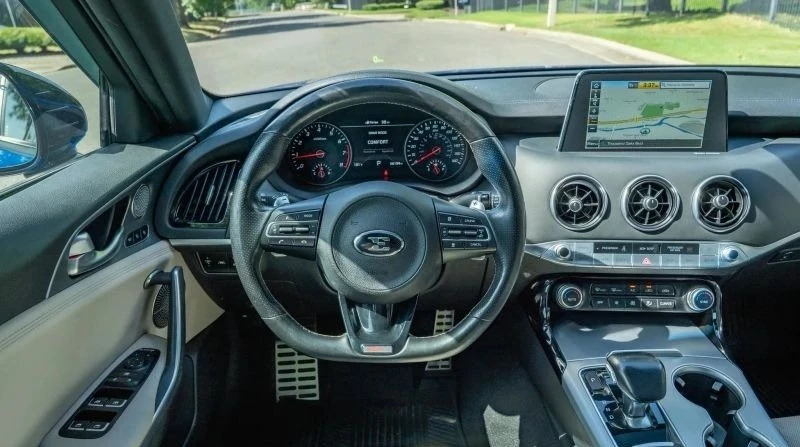 2018 Kia Stinger - Image 18 of 20