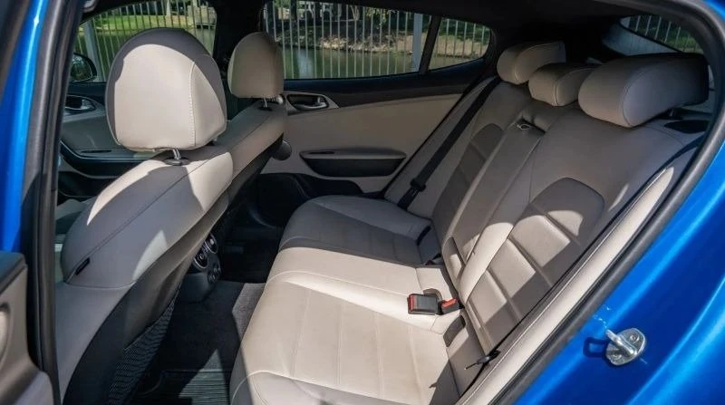 2018 Kia Stinger - Image 14 of 20