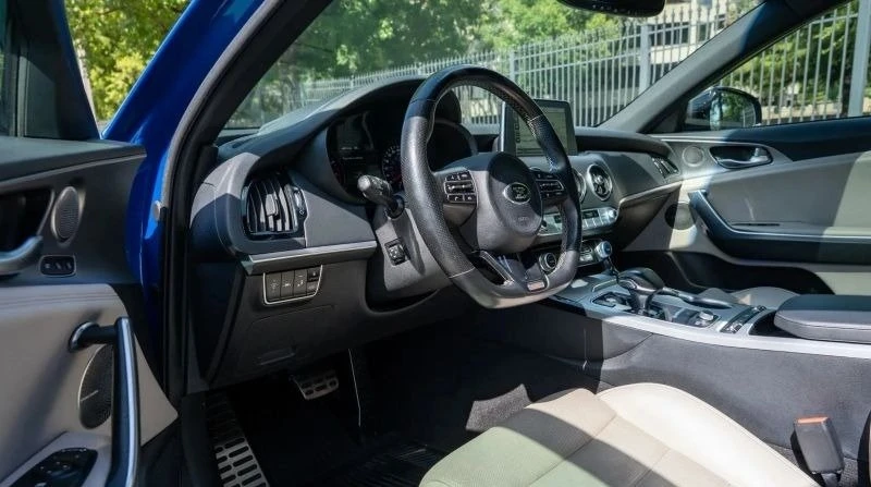 2018 Kia Stinger - Image 10 of 20