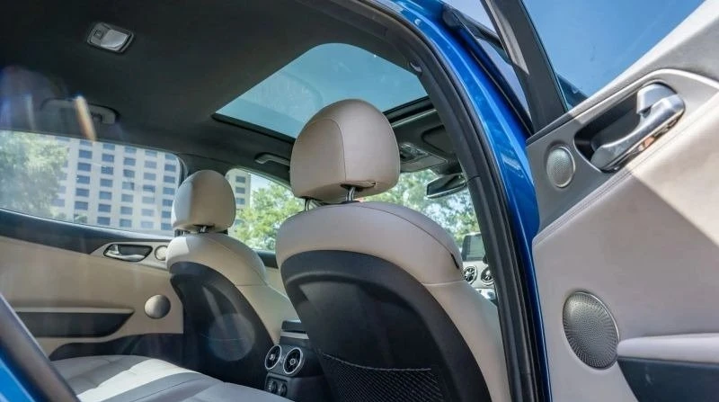 2018 Kia Stinger - Image 15 of 20
