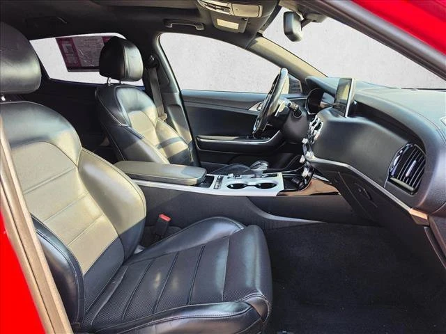 2018 Kia Stinger - Image 11 of 20