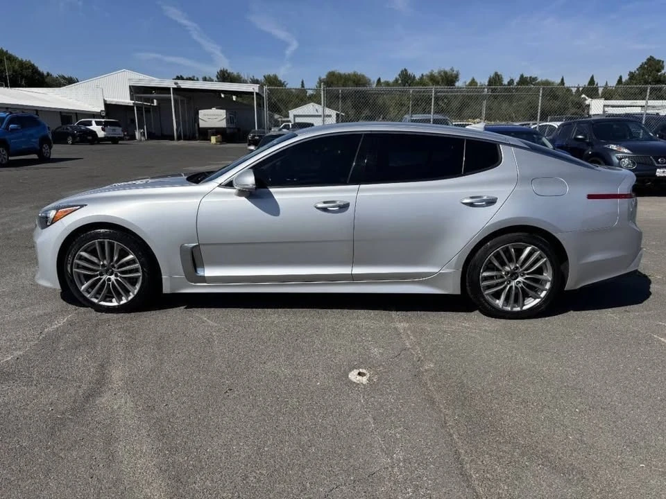 2018 Kia Stinger - Image 2 of 5