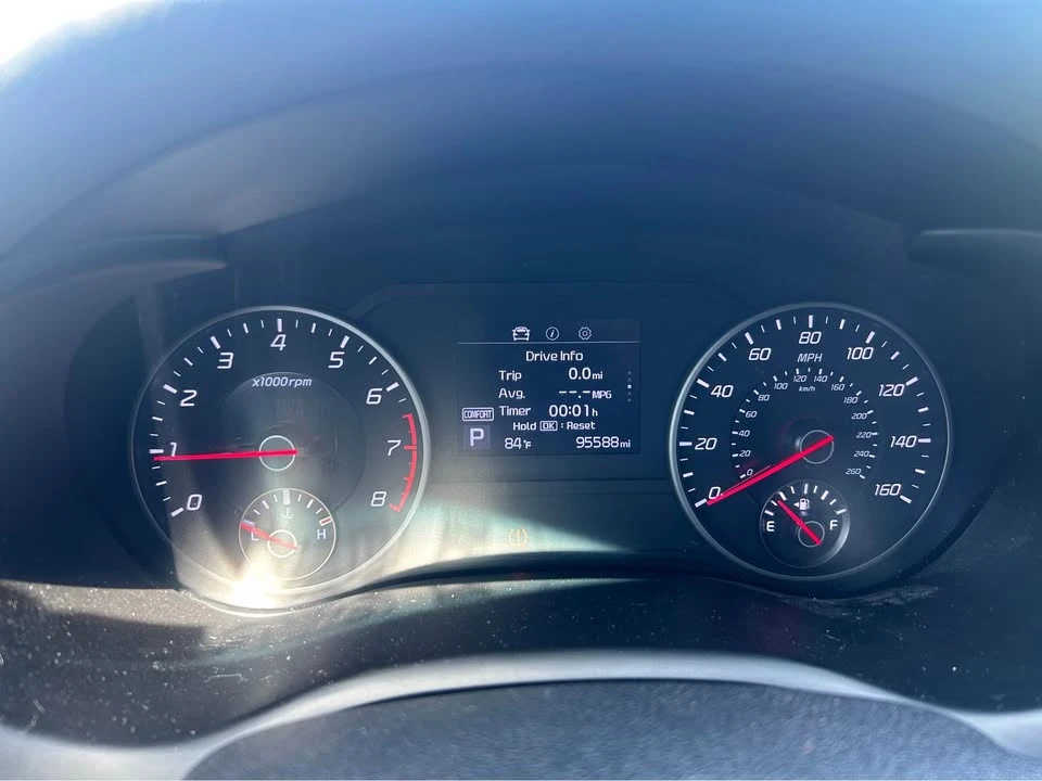 2018 Kia Stinger - Image 14 of 17