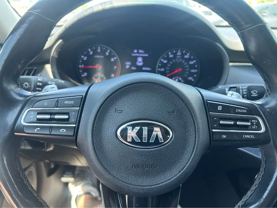 2018 Kia Stinger - Image 13 of 17