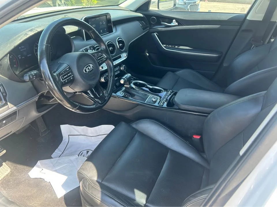 2018 Kia Stinger - Image 8 of 17
