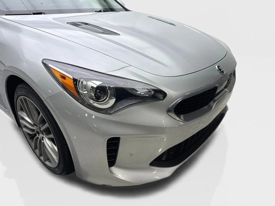2018 Kia Stinger - Image 17 of 21