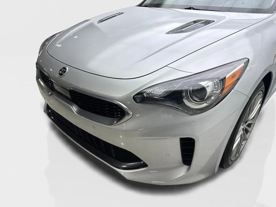 2018 Kia Stinger - Image 16 of 21