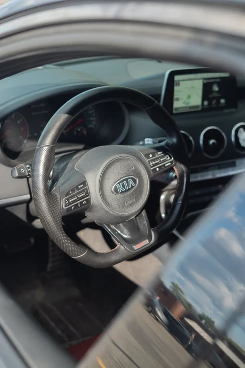 2018 Kia Stinger - Image 5 of 12