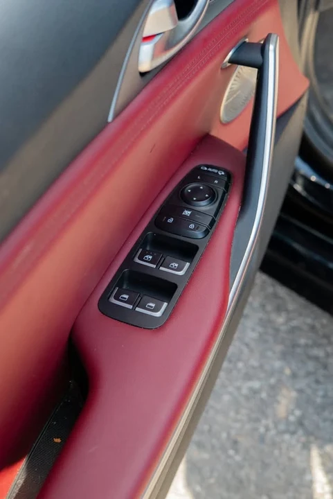 2018 Kia Stinger - Image 9 of 12