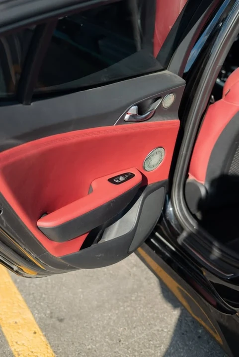 2018 Kia Stinger - Image 7 of 12