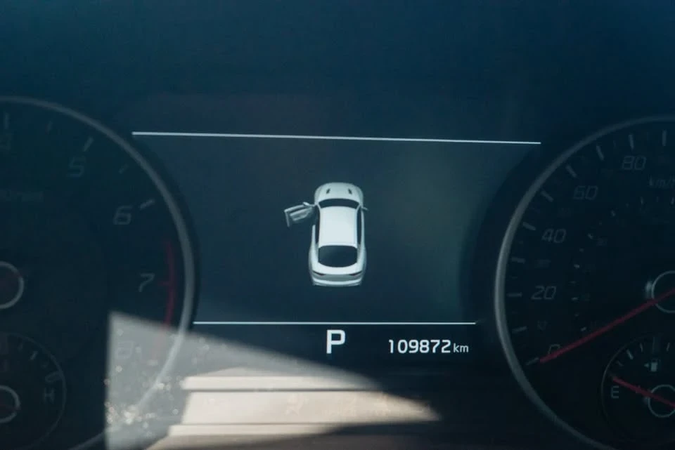 2018 Kia Stinger - Image 8 of 12