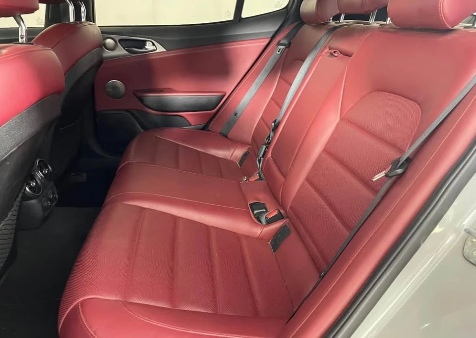 2018 Kia Stinger - Image 3 of 6