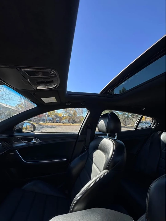 2018 Kia Stinger GT - Image 10 of 19